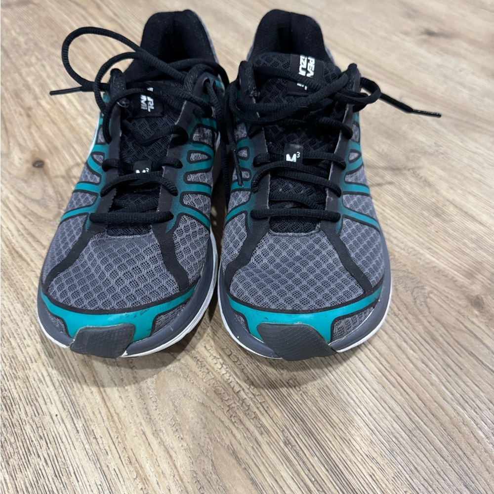 Men's Gray and Teal Pearl Izumi Athletic Shoes